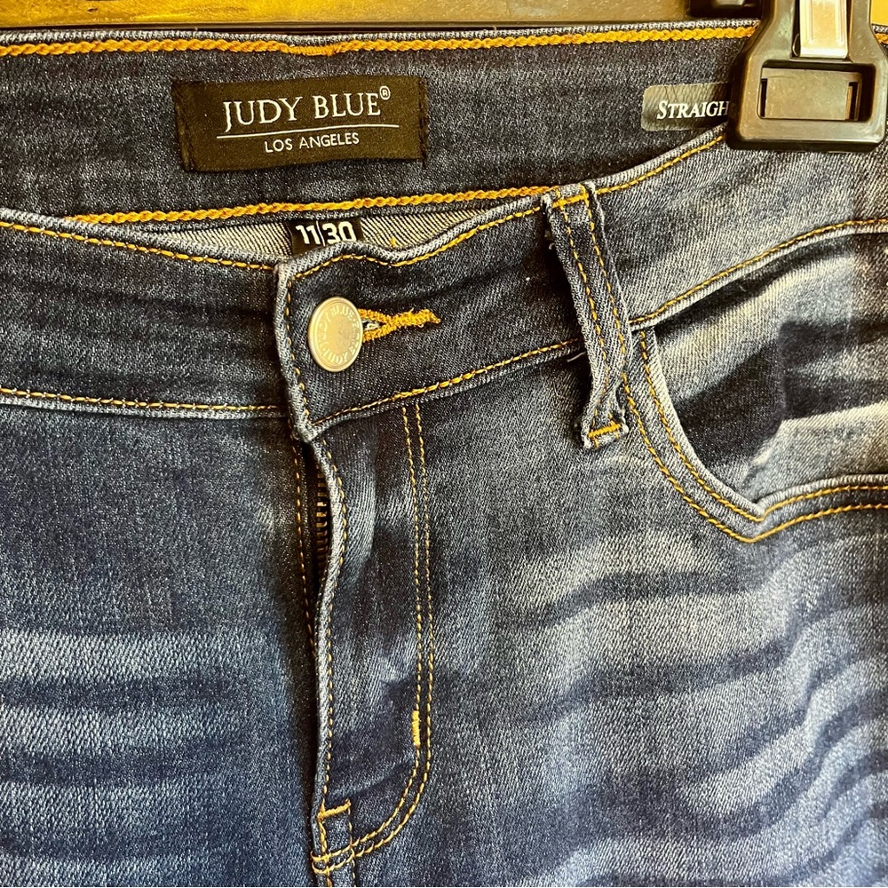 Judy Blue Women's Midrise Dark Wash Straight Fit Jeans Distressed 90's Y2K - Picture 4 of 11